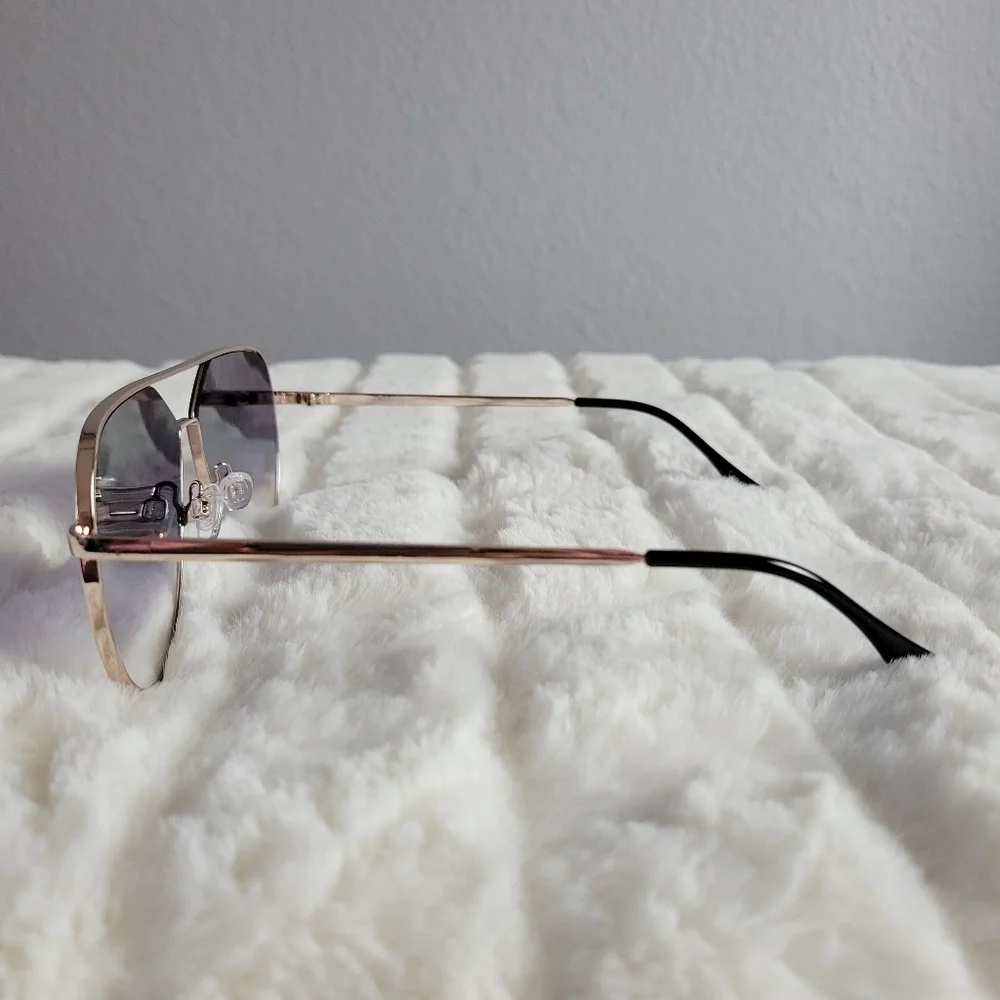 QUAY // ltd ed lizzo collaboration black fade gold frame ultra-glam aviators